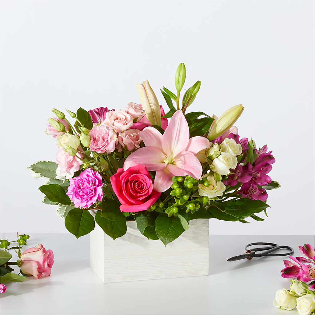 Sweetberry Box – A Florist Original – DON'S FLORAL STUDIO, Leon IA