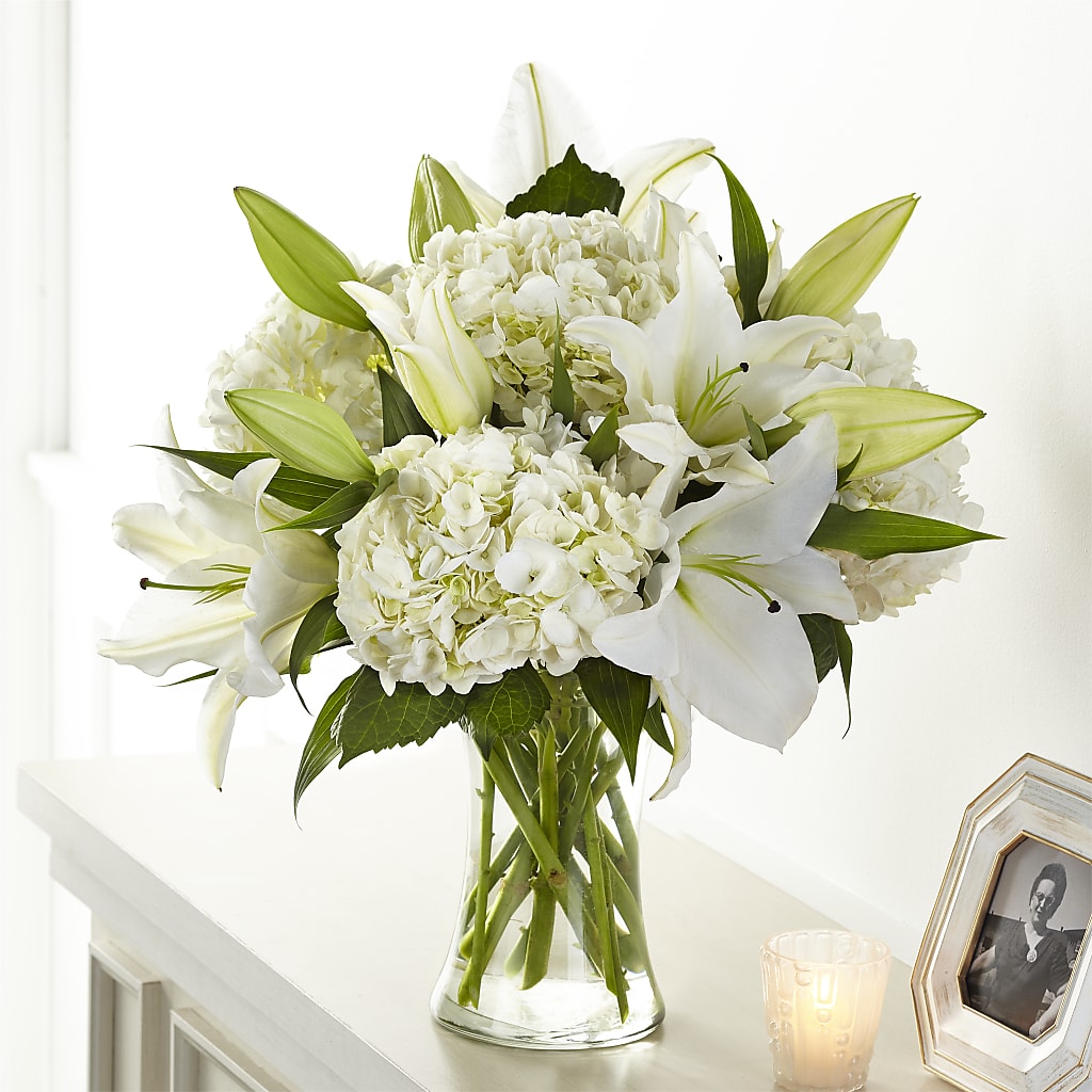 Compassionate Lily Bouquet – DON'S FLORAL STUDIO, Leon IA