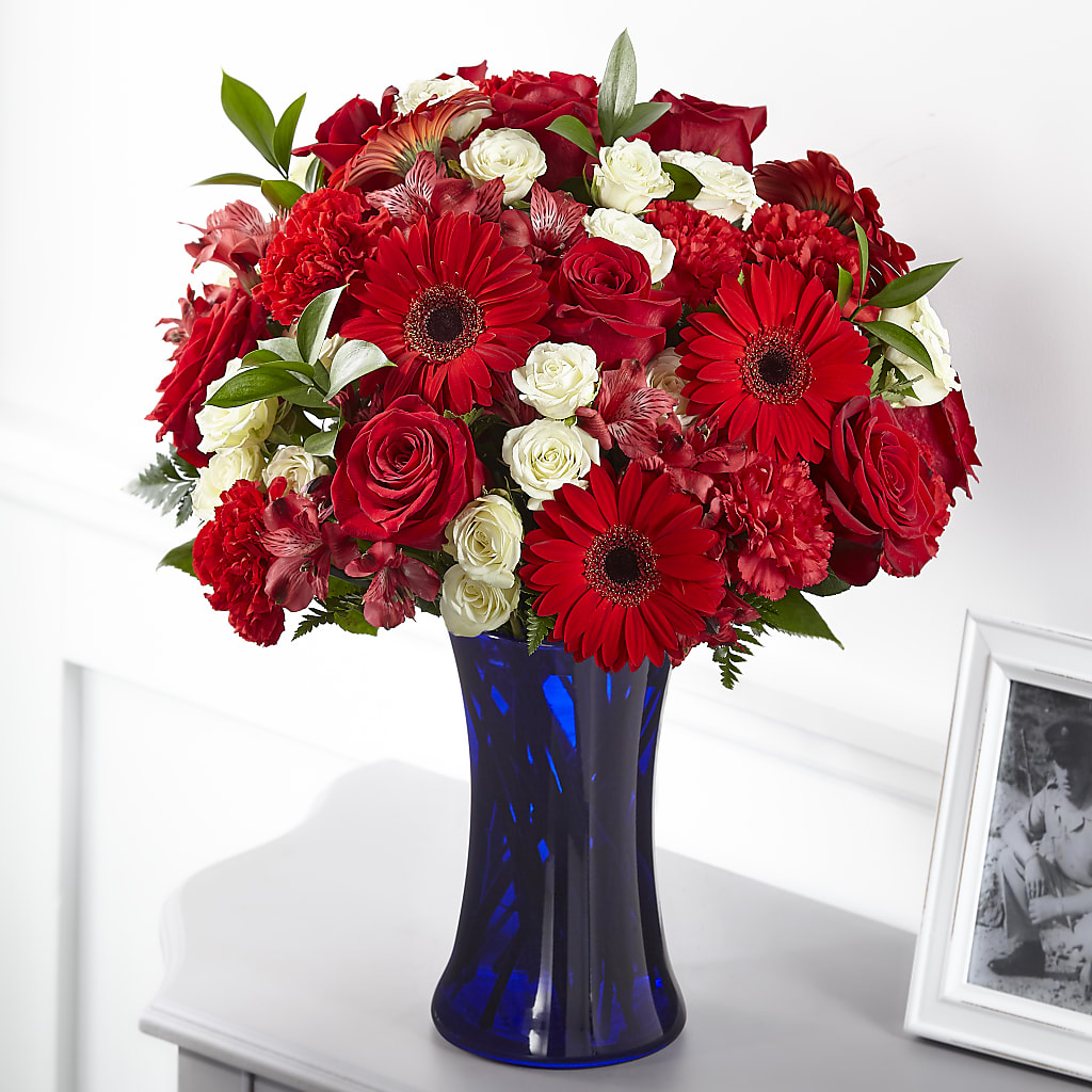 Hearts Embrace Bouquet – DON'S FLORAL STUDIO, Leon IA