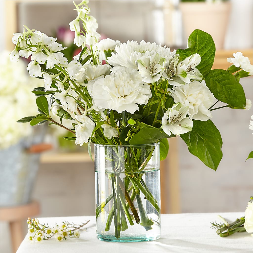 Classic Ivory – A Florist Original – DON'S FLORAL STUDIO, Leon IA
