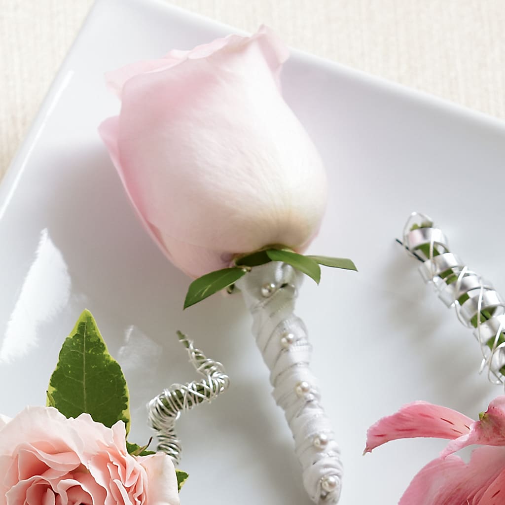 Pink Rose Boutonniere – DON'S FLORAL STUDIO, Leon IA