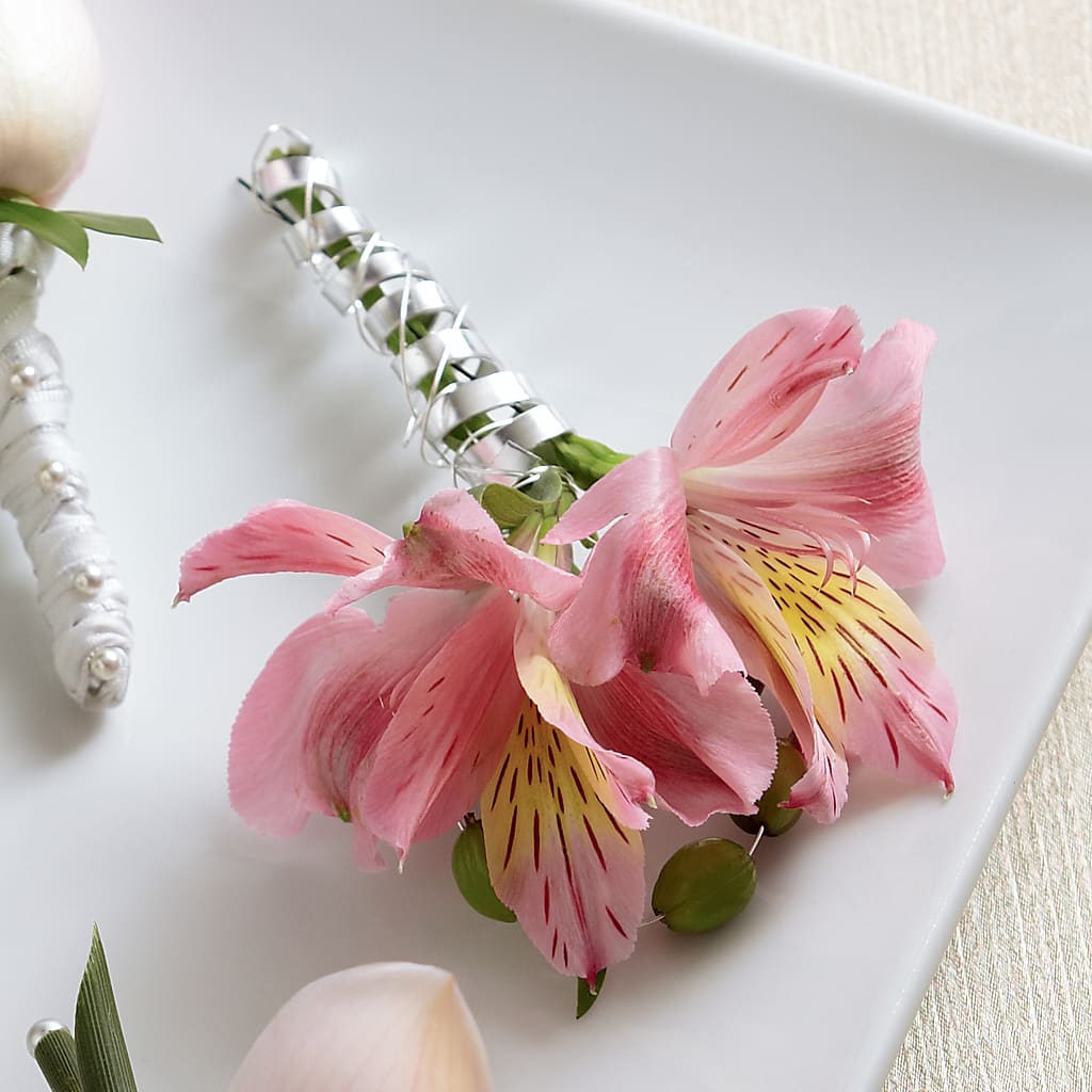 Pink Peruvian Lily Boutonniere – DON'S FLORAL STUDIO, Leon IA