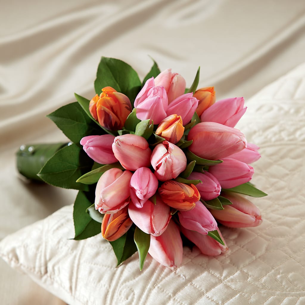 Embraceable Bouquet – DON'S FLORAL STUDIO, Leon IA