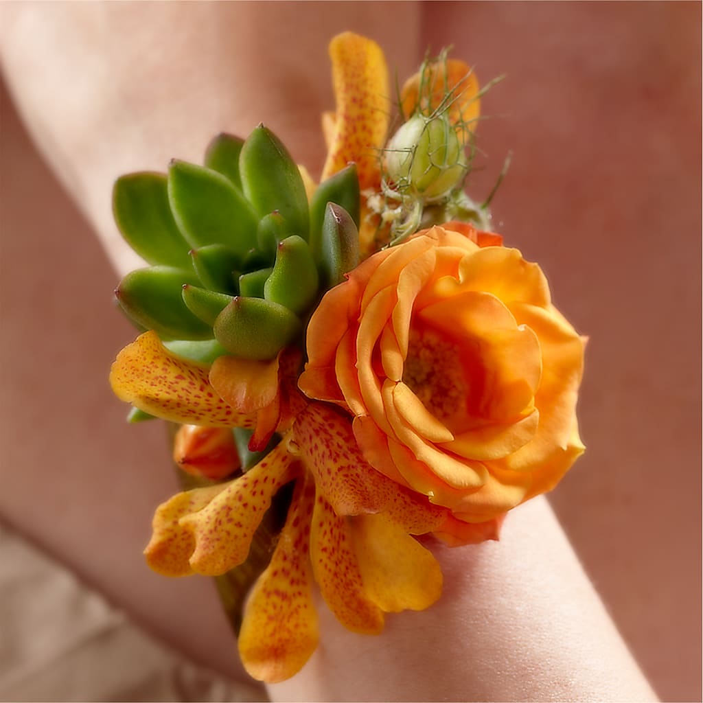 Irresistible Love Wrist Corsage – DON'S FLORAL STUDIO, Leon IA