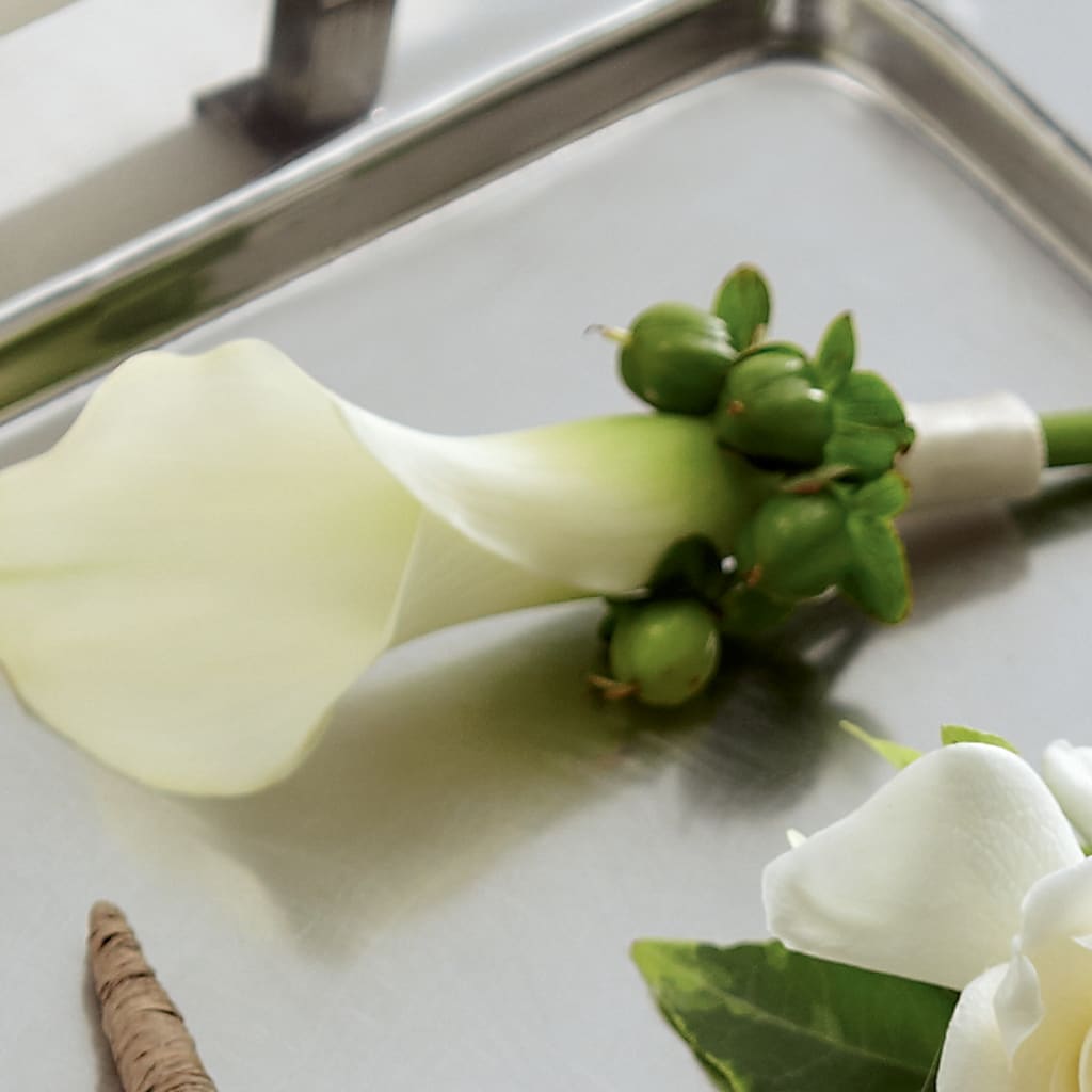 White Calla Boutonniere – DON'S FLORAL STUDIO, Leon IA