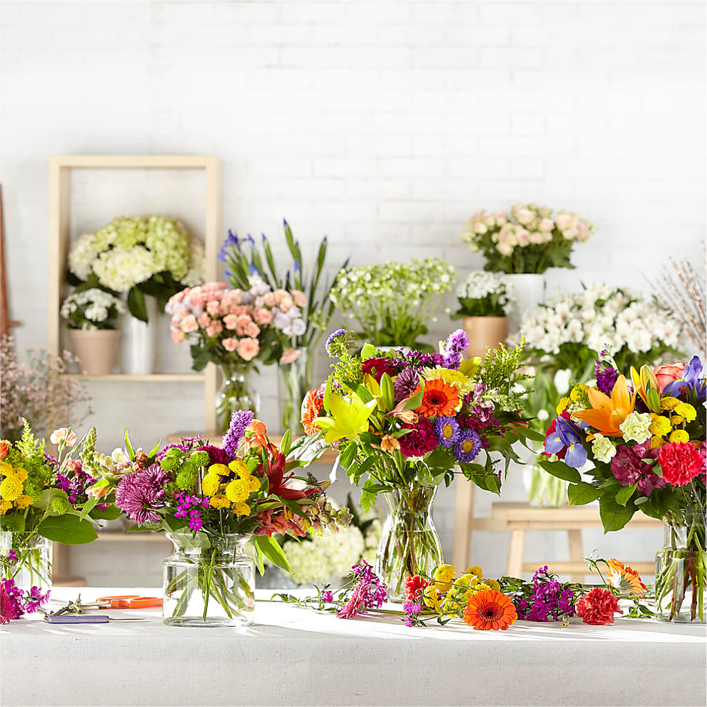 Bold & Bright – A Florist Original – DON'S FLORAL STUDIO, Leon IA