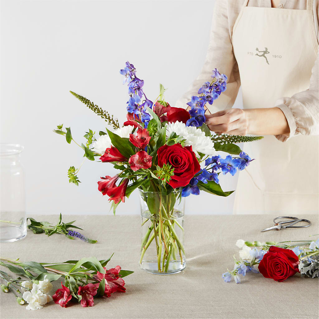 Star Spangled - A Florist Original – DON'S FLORAL STUDIO, Leon IA