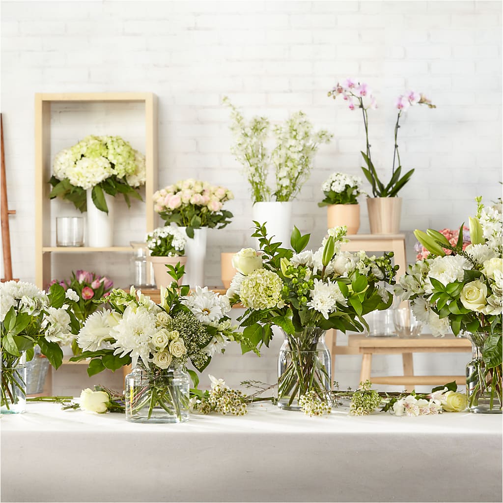 Classic Ivory – A Florist Original – DON'S FLORAL STUDIO, Leon IA