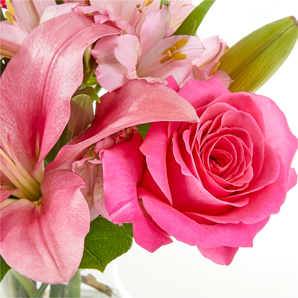 Lots of Love Bouquet – DON'S FLORAL STUDIO, Leon IA